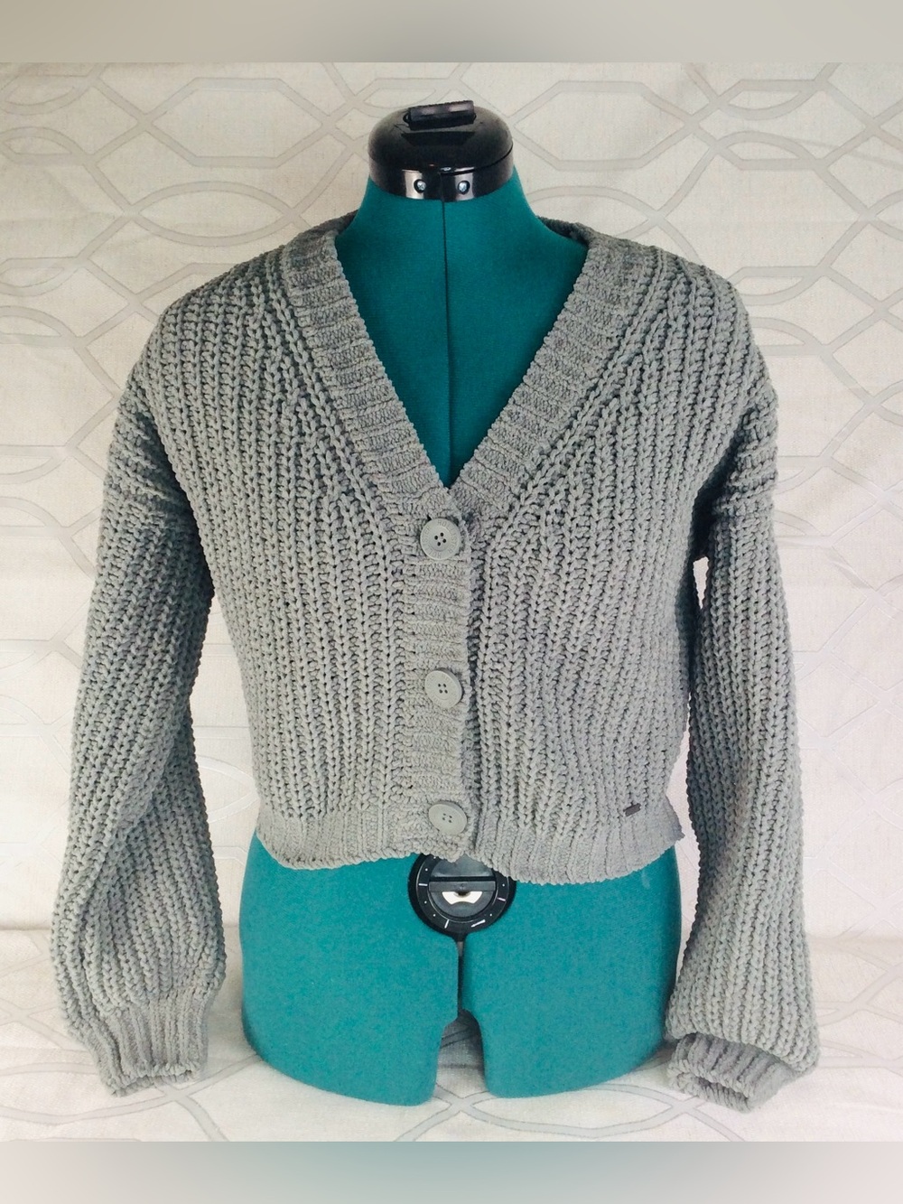 Hollister Cozy Chunky Knit V-Neck Cardigan Sweater - Grey